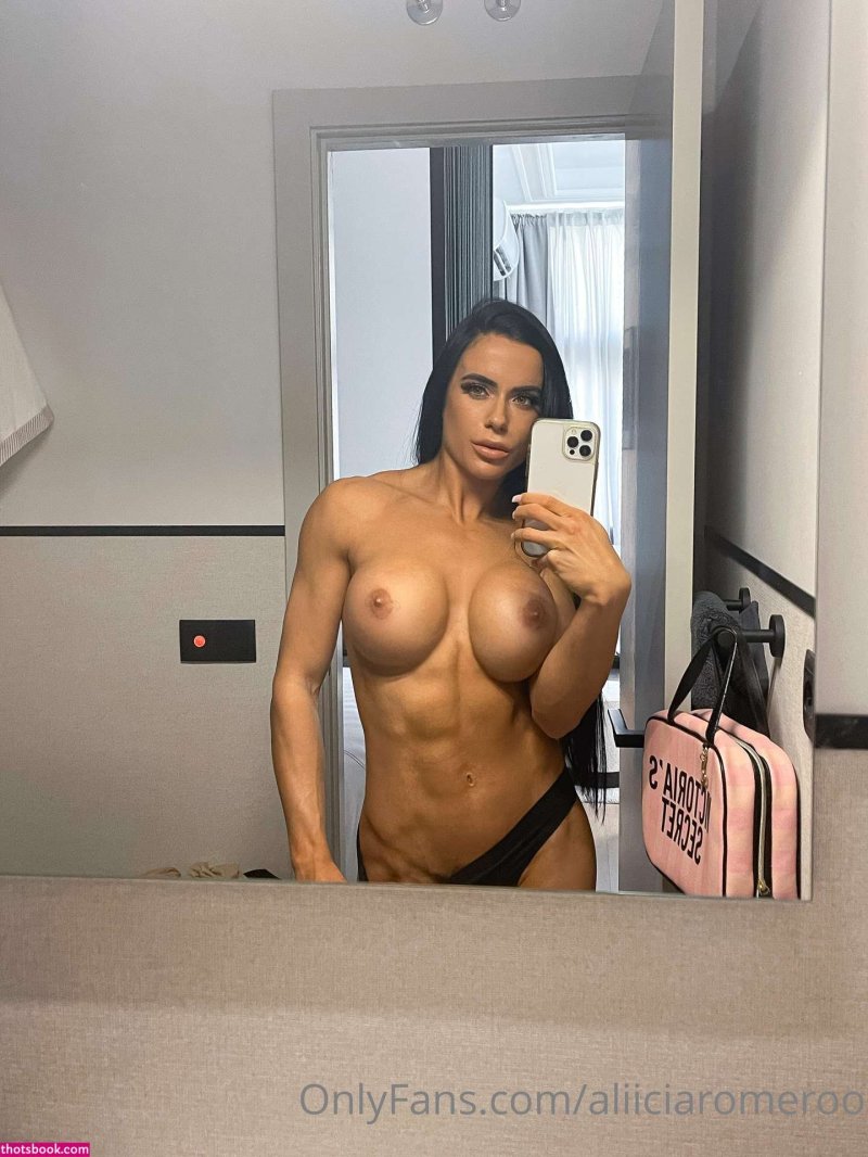 Alicia Romero fitness naked