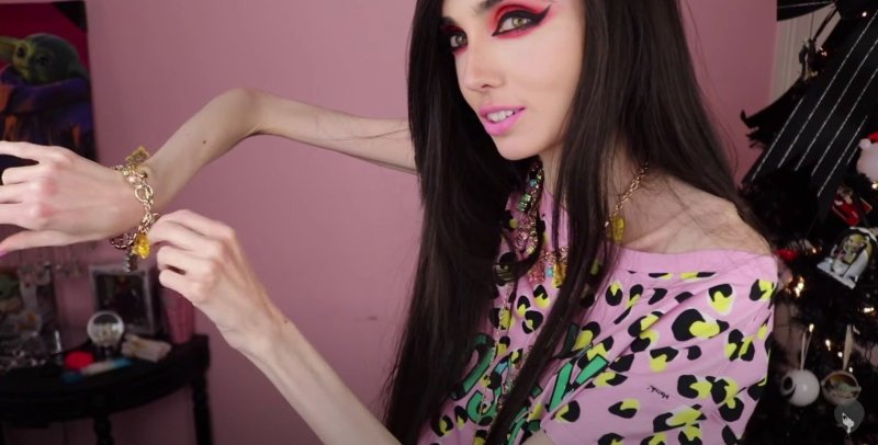 Eugenia Cooney blogger
