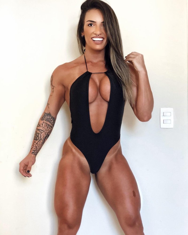 Fitness model Aline Mineiro
