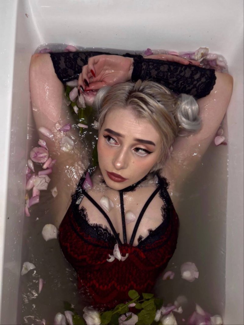 Sveta Solar in the bath