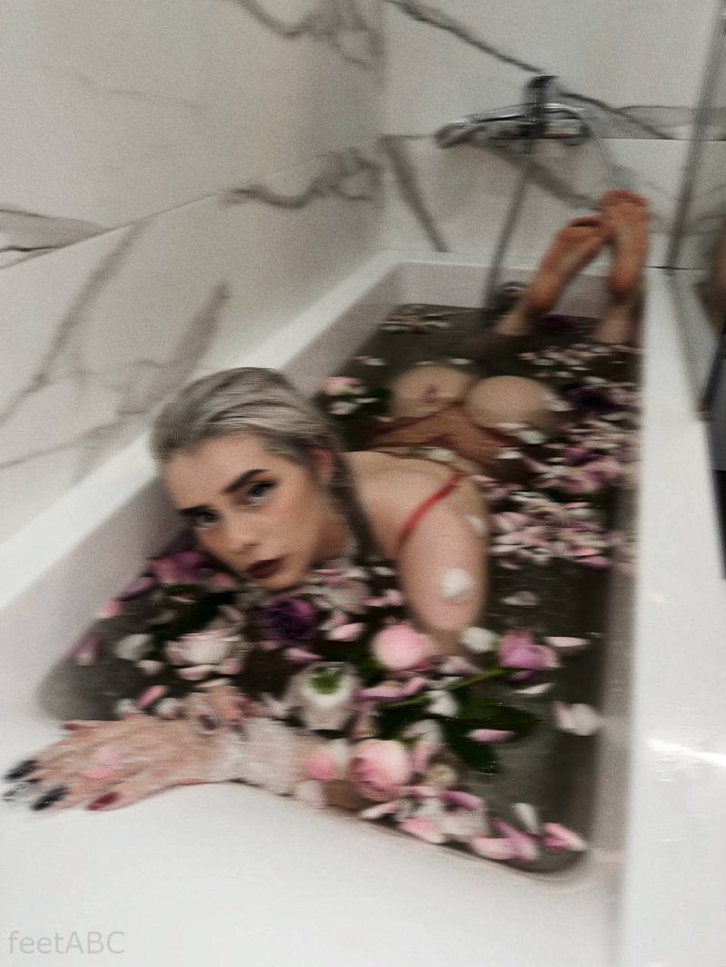 Sveta Solar in the bath