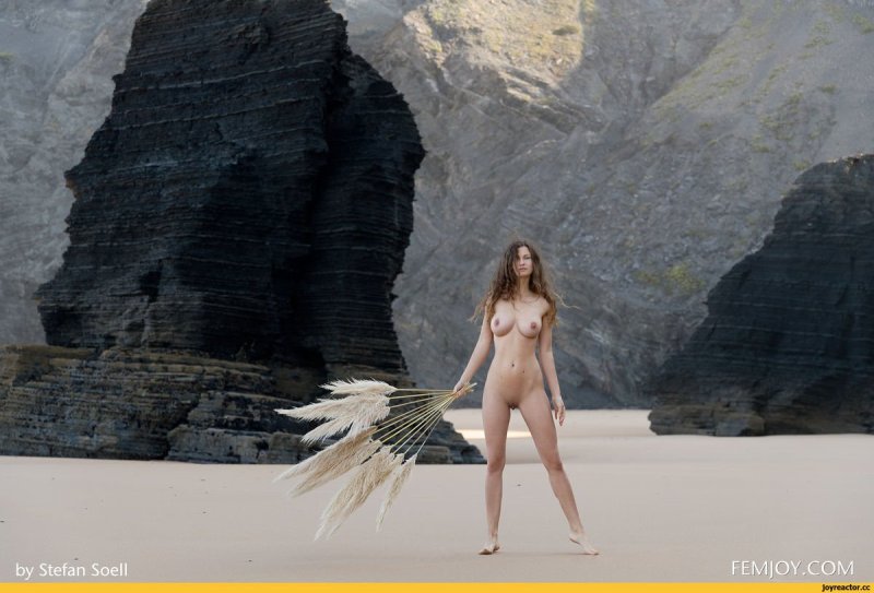 Stefan Soell girl in the mountains