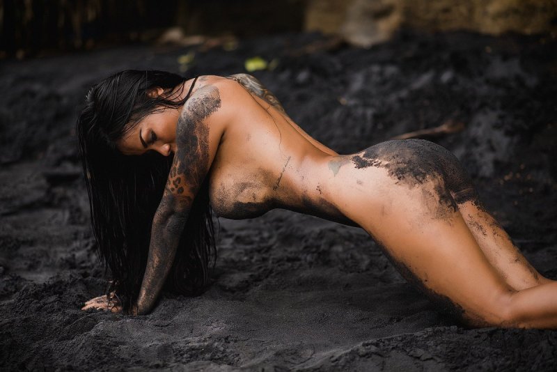 Beautiful naked Indonesians