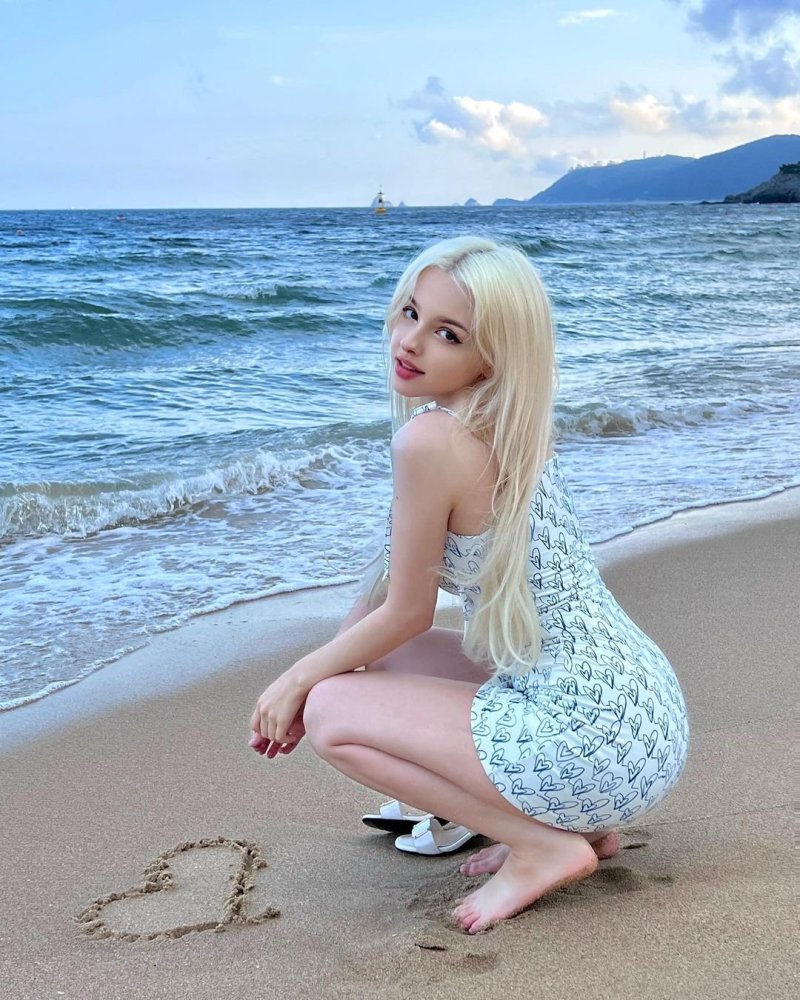 Elina Karimova Korea