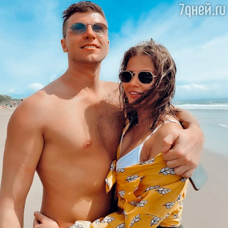 Yulia Topolnitskaya husband Igor Chekhov