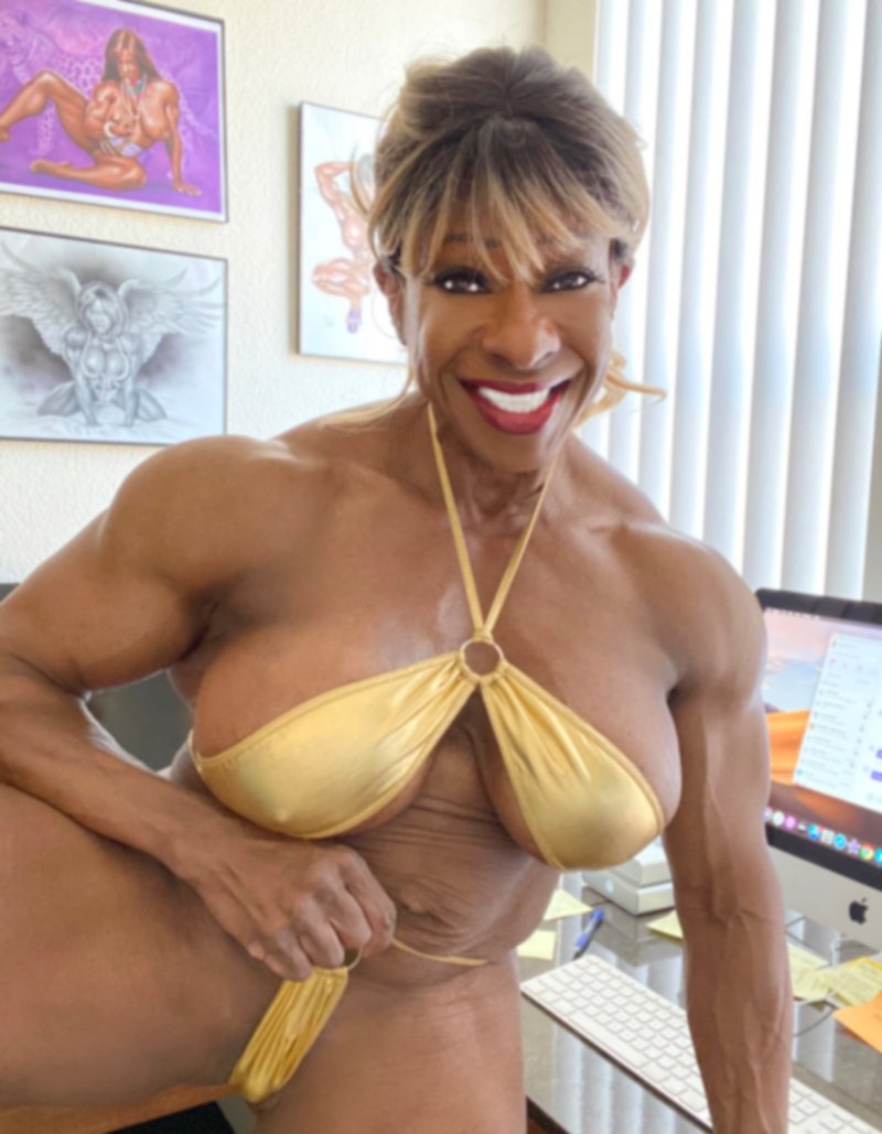 Naked bodybuilder Yvette Bova
