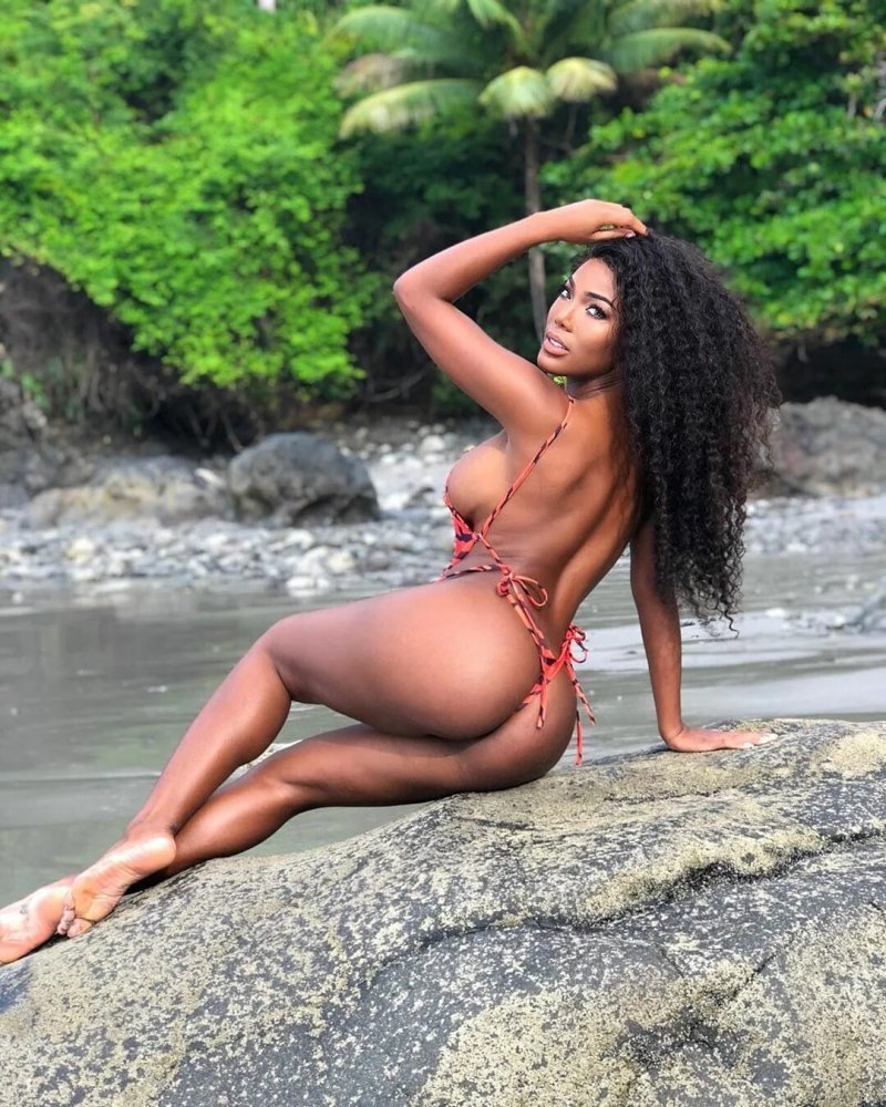 Monifa Jansen naked