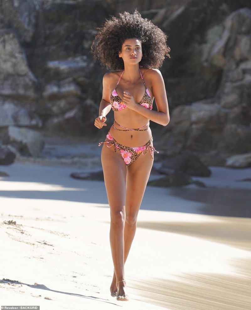 Imaan hammam in bikini
