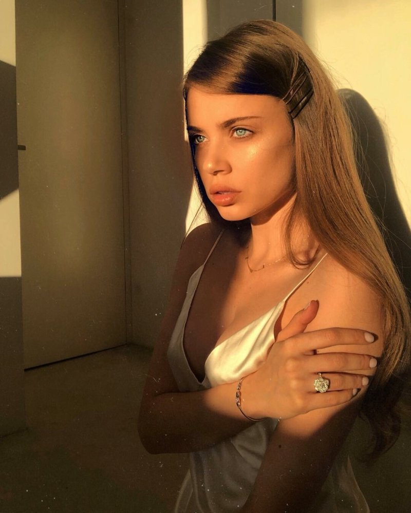 Xenia Tchoumi nipslip